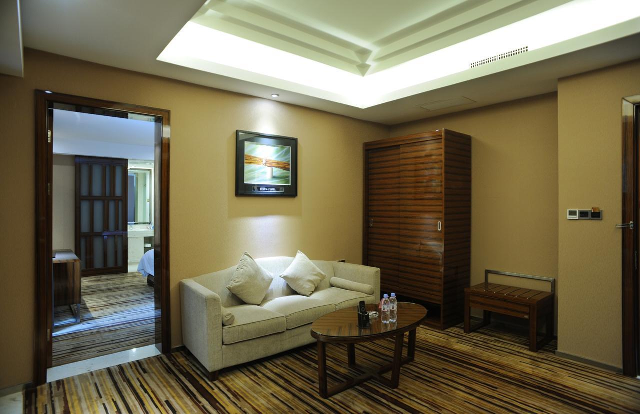 Jiangxi Seven Star Shang Wu Hotel 南昌 エクステリア 写真