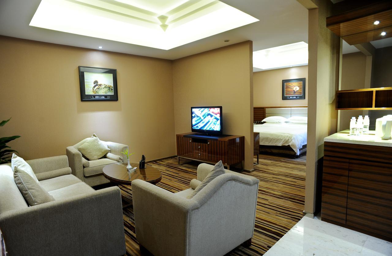 Jiangxi Seven Star Shang Wu Hotel 南昌 エクステリア 写真